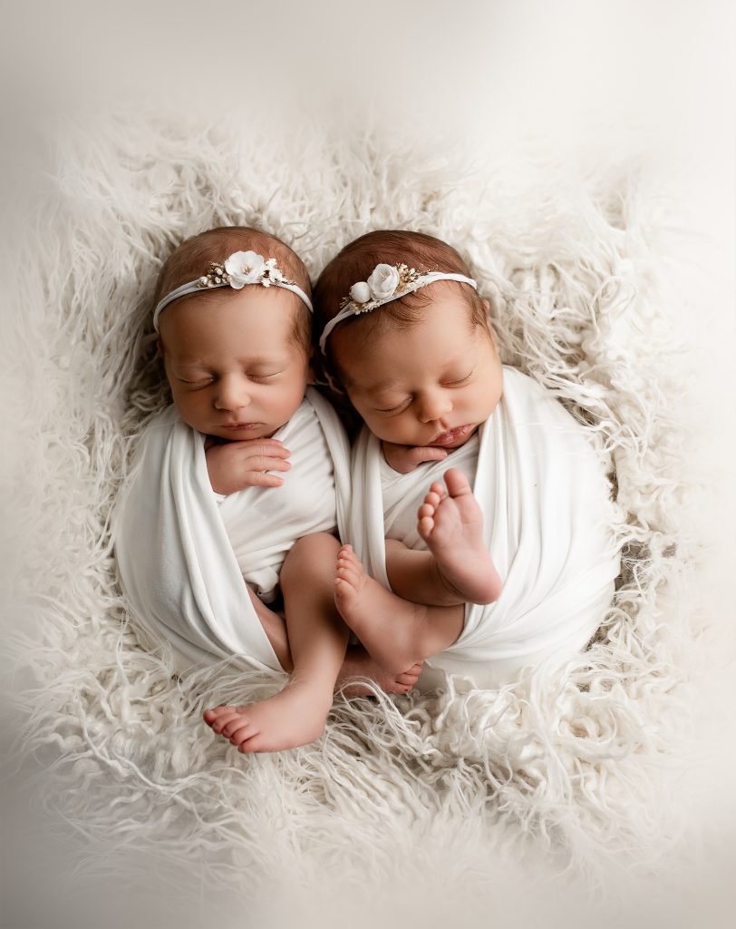 twin newborn photos